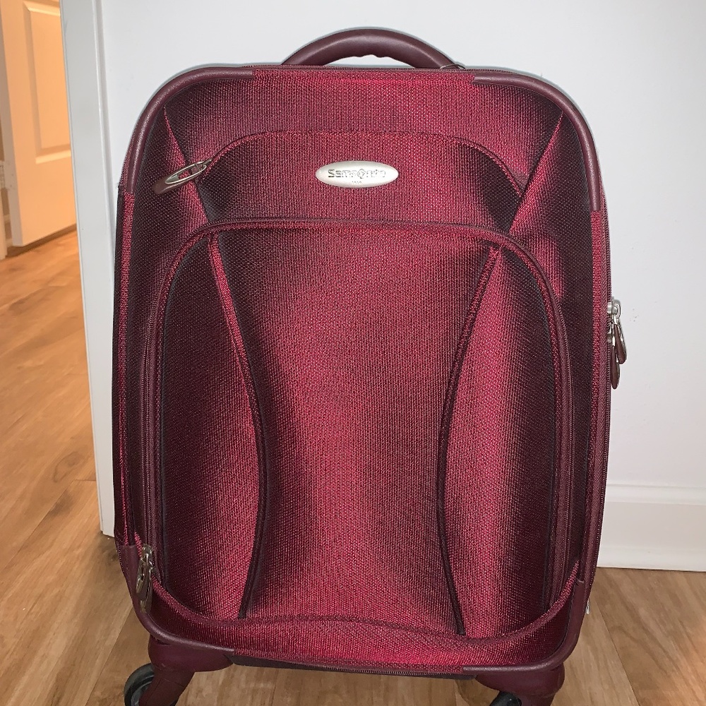 Red Samsonite Suitcase Small/Medium 14inx10inx22in
